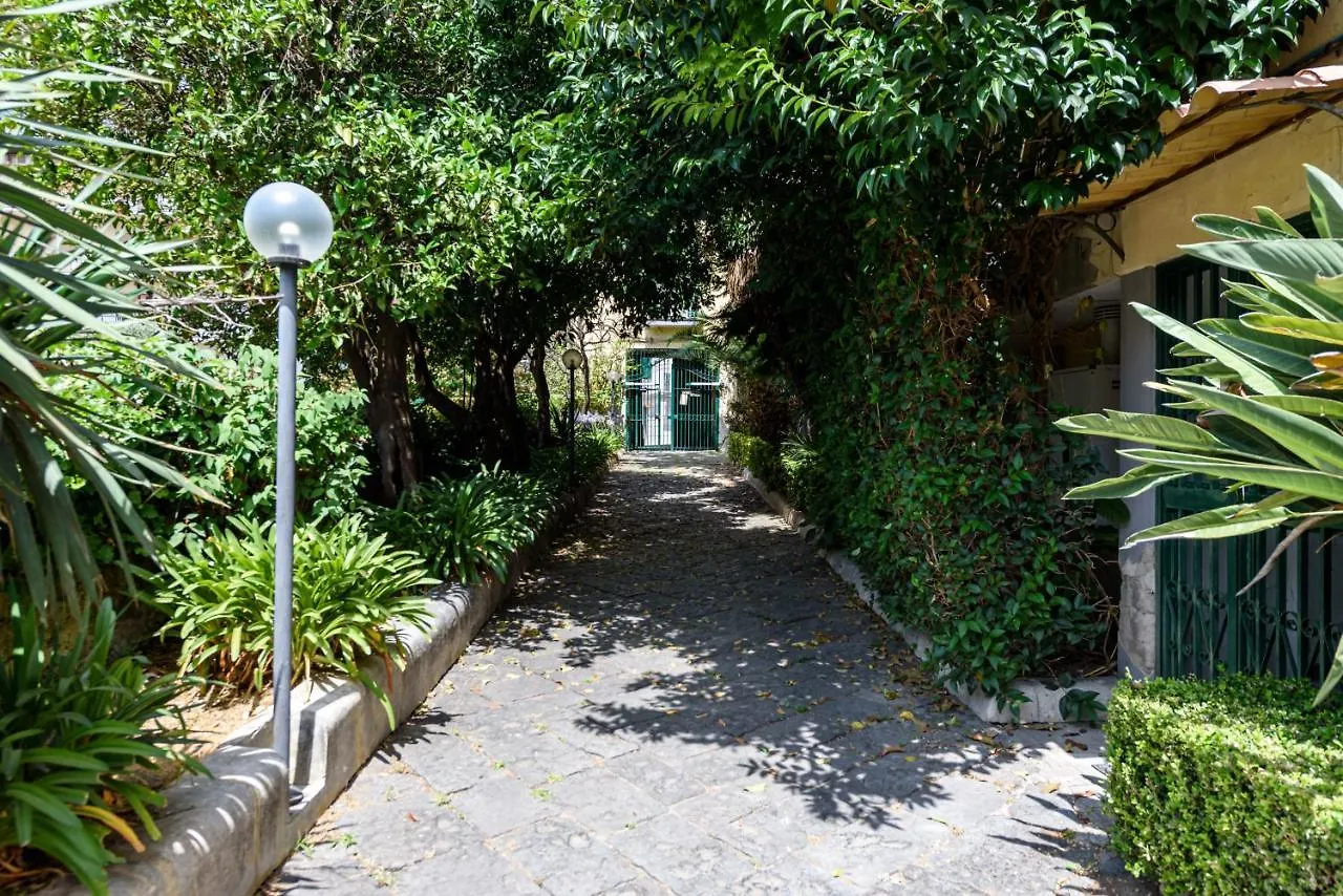 Via Annibale Caccavello 10 - Piano Terra Apartment Naples Italy